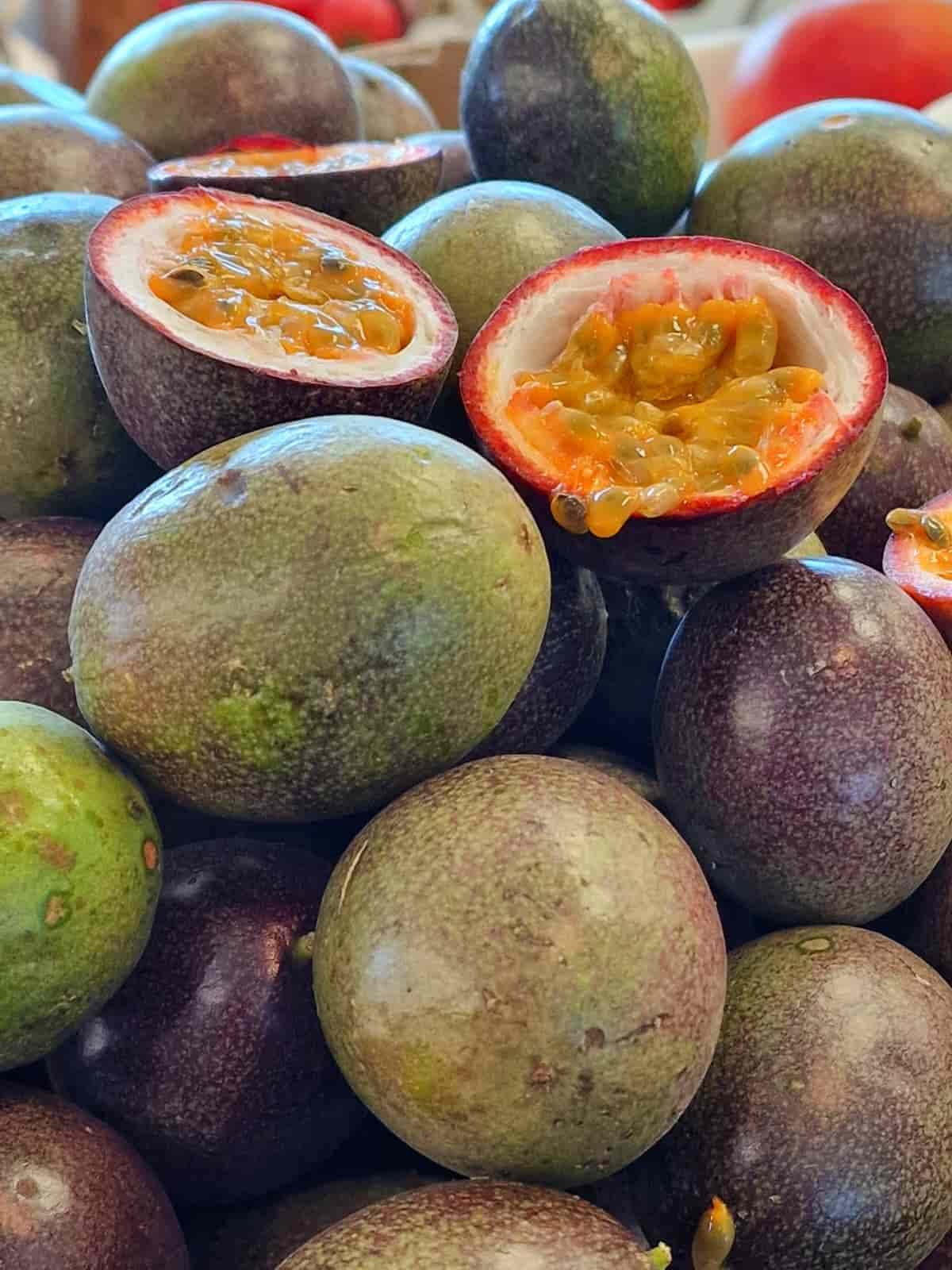 Marakuja – właściwości, niski indeks glikemiczny i gdzie kupić w Polsce (ekologiczna z Andaluzji)